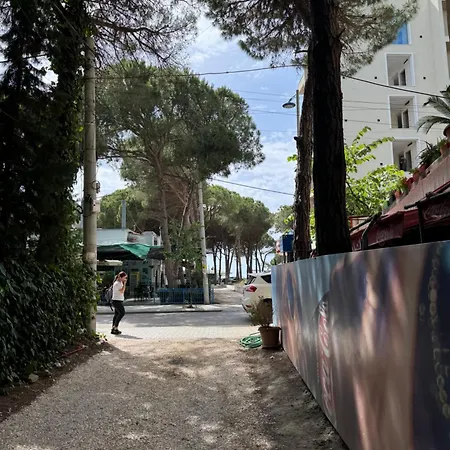 Landhaus M&l Golem (Tirana)