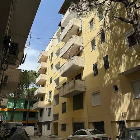 M&l Casa di campagna Golem (Tirana)